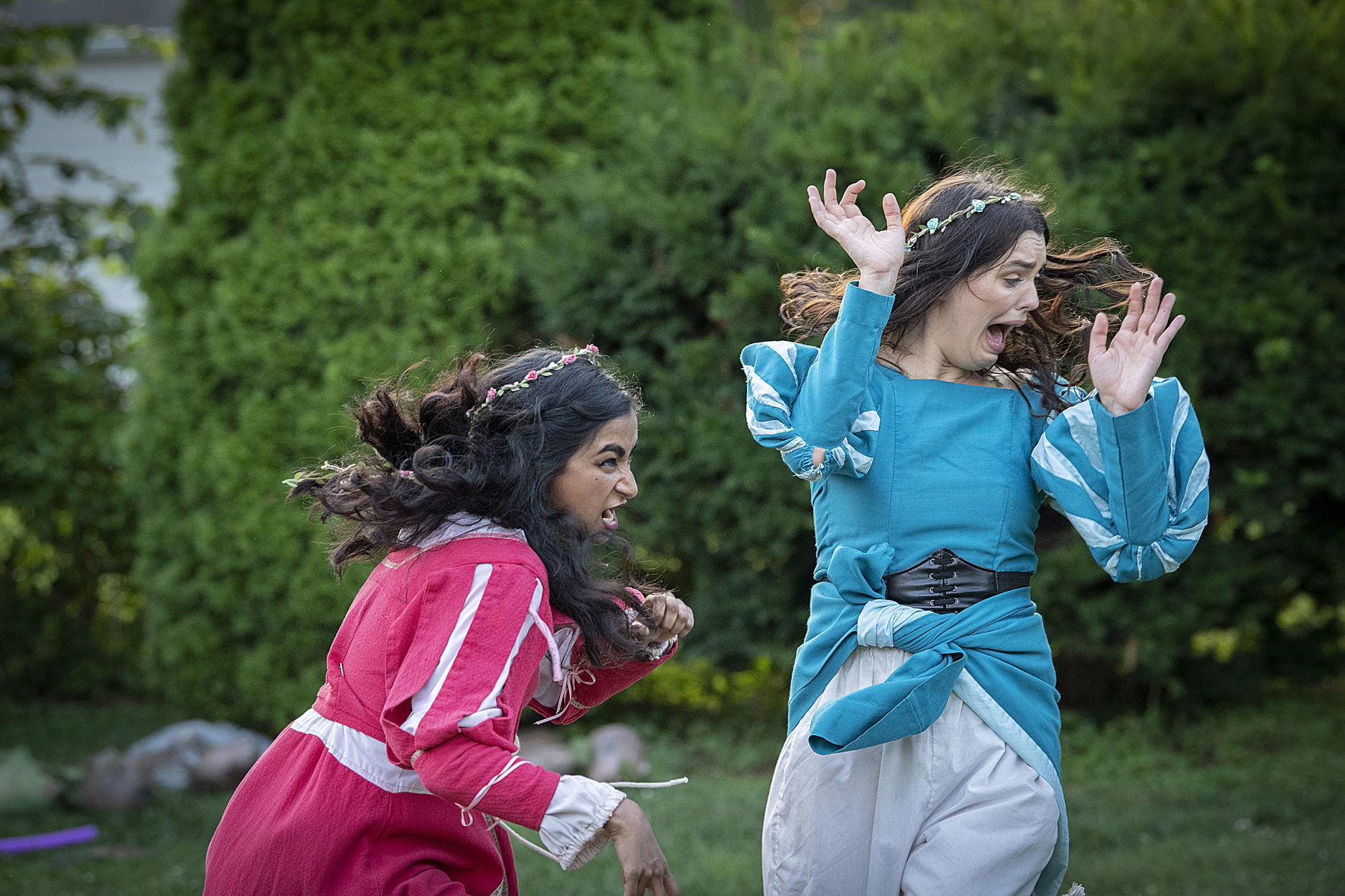 Girls fighting